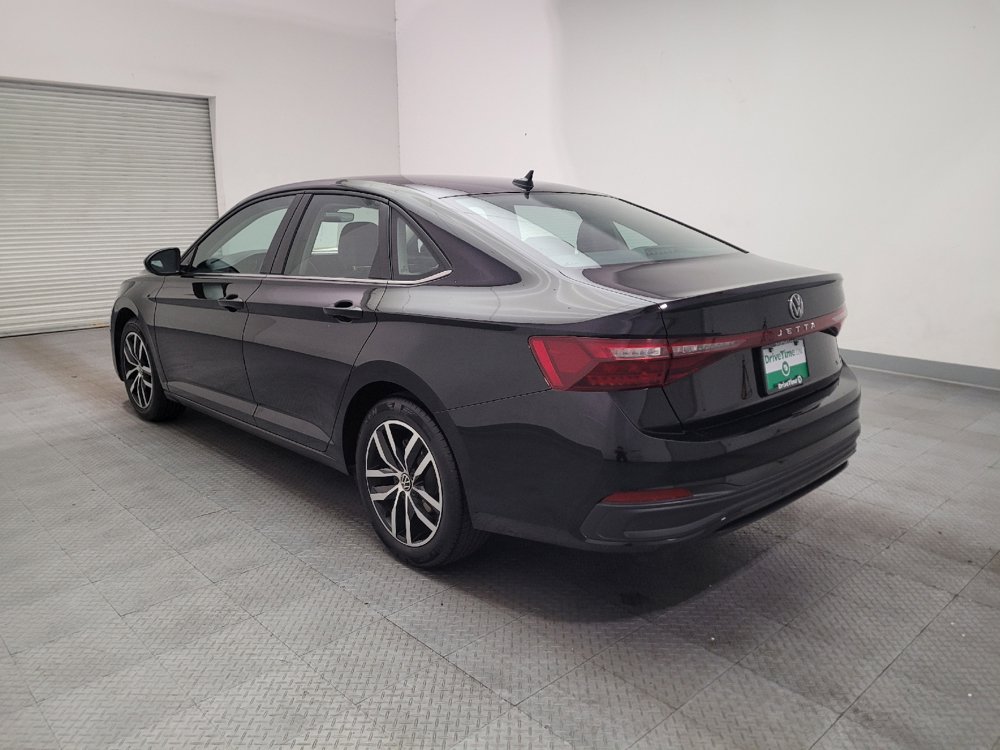 Used 2025 Volkswagen Jetta SE FWD image 5