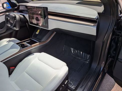 Used 2024 Tesla Model X AWD/4WD image 29