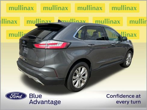 Used 2023 Ford Edge Titanium AWD/4WD image 2