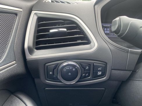 Certified 2024 Ford Edge SEL w/ Convenience Package AWD/4WD image 18