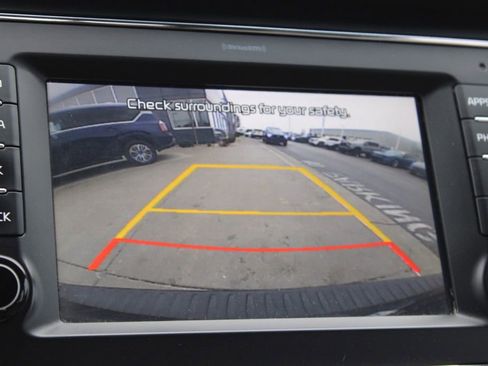 Used 2017 Kia Sedona LX w/ LX Essentials Premium Package image 38