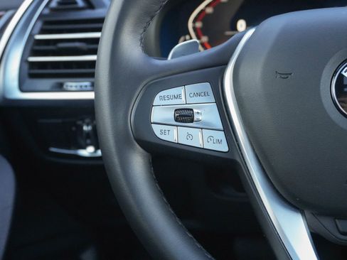 Used 2025 BMW X4 xDrive30i image 19