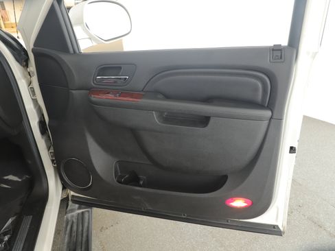 Used 2012 Cadillac Escalade EXT Premium image 12