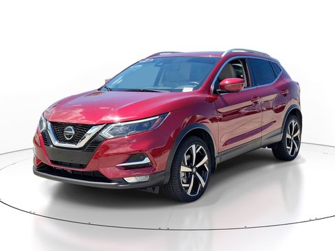 Used 2021 Nissan Rogue Sport SL w/ Premium Package FWD image 3