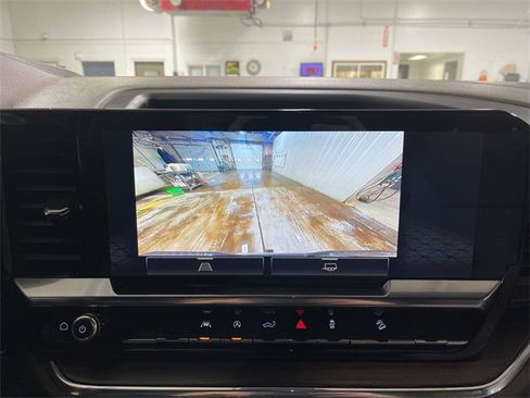 Used 2023 GMC Sierra 1500 SLT image 17