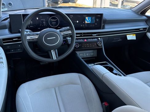 Used 2025 Hyundai Sonata SEL image 3