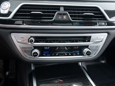 Used 2019 BMW 750i w/ M Sport Package RWD image 34