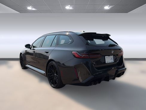 New 2027 BMW M5 Touring AWD/4WD image 3