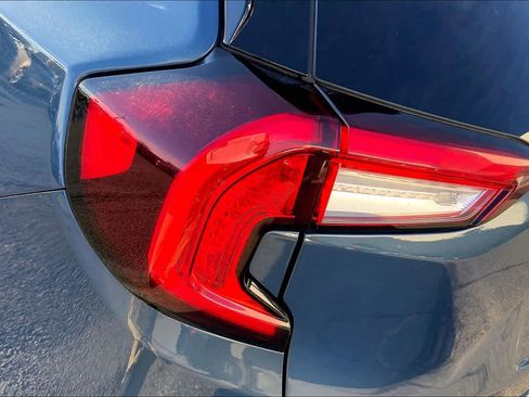 Used 2024 GMC Terrain SLT image 26