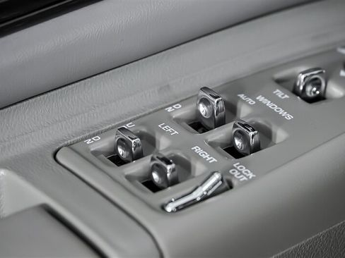 Used 1994 Chevrolet Impala SS RWD image 15
