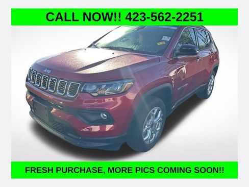Used 2025 Jeep Compass Latitude image 1