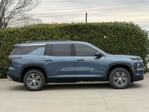 New 2026 Chevrolet Traverse LT image 3