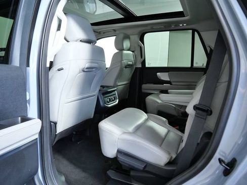 Certified 2025 Ford Expedition Active AWD/4WD image 14
