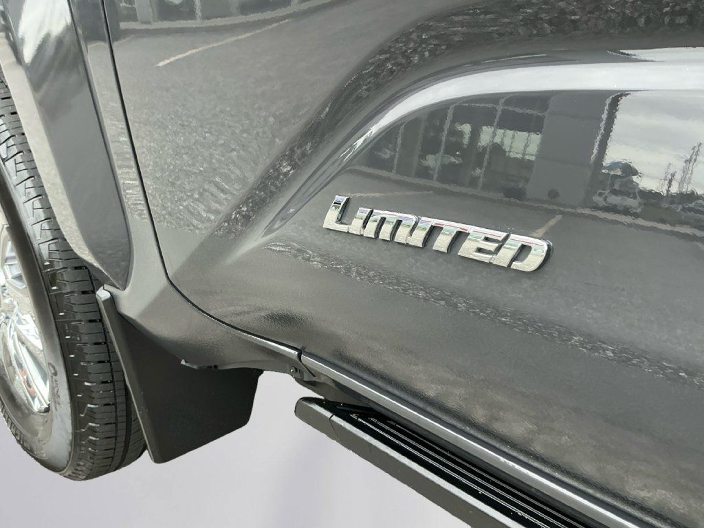 Used 2024 Toyota Tacoma Limited w/ Limited Package (LT) AWD/4WD image 23