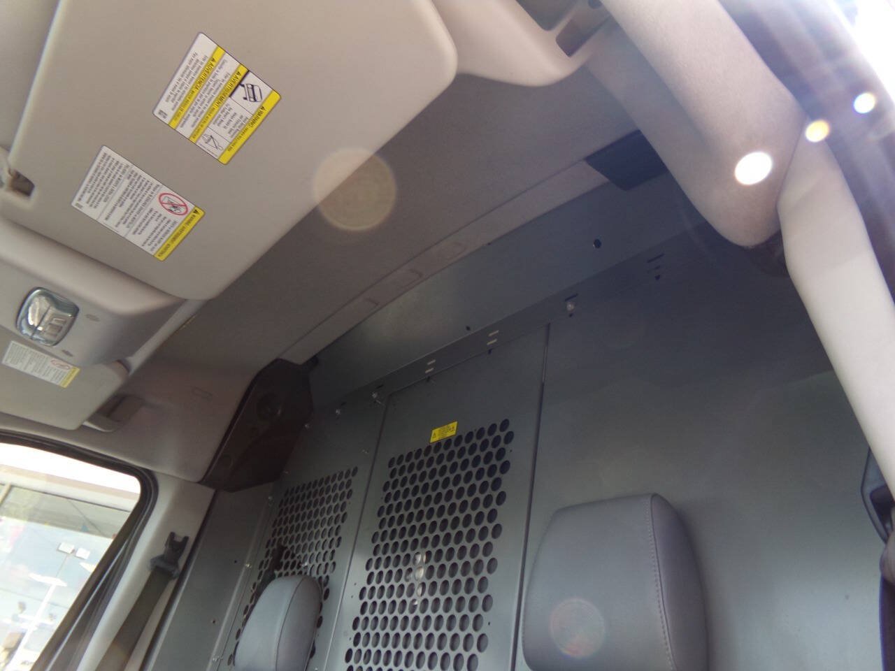 Used 2016 Ford Transit 250 130 Medium Roof RWD image 9