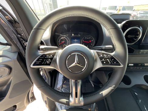 Used 2025 Mercedes-Benz Sprinter 2500 image 20
