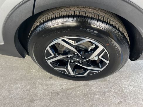 Used 2025 Kia Sportage LX image 30