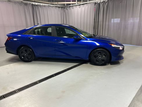 Used 2022 Hyundai Elantra SEL FWD image 8