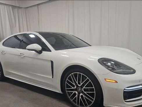 Used 2022 Porsche Panamera 4S image 1