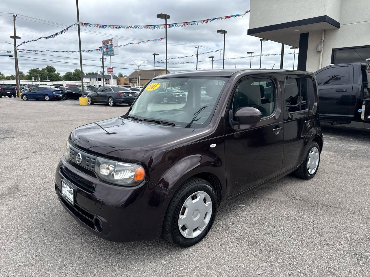 Used 2011 Nissan Cube 1.8 S w/ Interior Designer Pkg FWD image 2