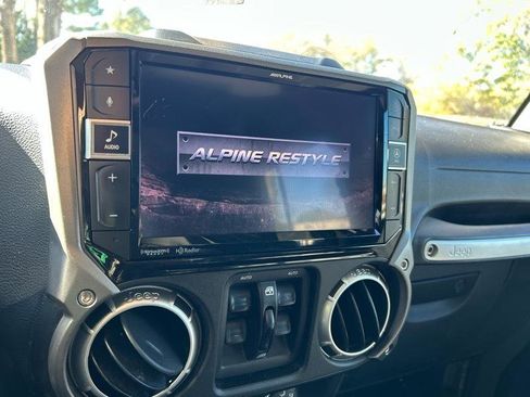Used 2016 Jeep Wrangler Unlimited Sahara w/ Connectivity Group AWD/4WD image 24