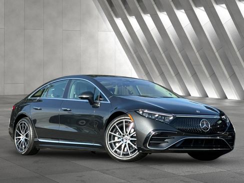 Certified 2022 Mercedes-Benz EQS 450+ Sedan image 2