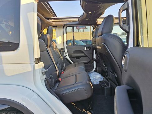 New 2025 Jeep Wrangler Unlimited Rubicon 392 image 13