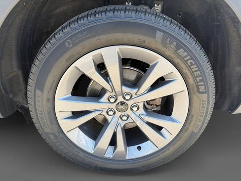 Used 2023 Ford Explorer XLT w/ Equipment Group 202A AWD/4WD image 16