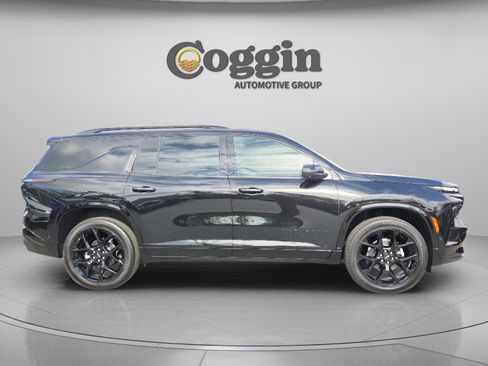 New 2026 Chevrolet Traverse RS w/ LPO, Floor Liner Package image 7