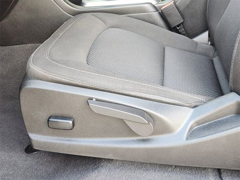 Used 2022 Chevrolet Colorado LT w/ LT Convenience Package image 22