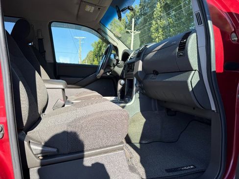 Used 2006 Nissan Pathfinder S image 27
