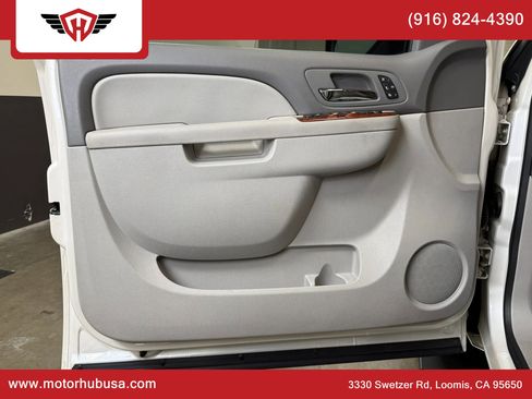 Used 2013 Chevrolet Tahoe LTZ AWD/4WD image 42