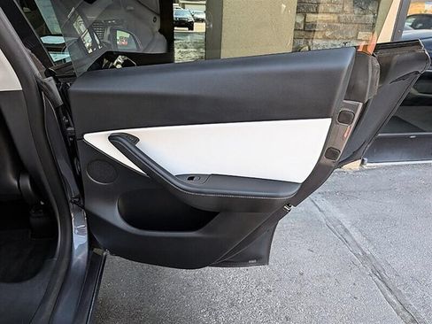 Used 2022 Tesla Model Y Performance AWD/4WD image 27