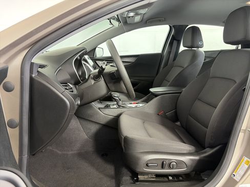 Used 2023 Chevrolet Malibu LT FWD image 11