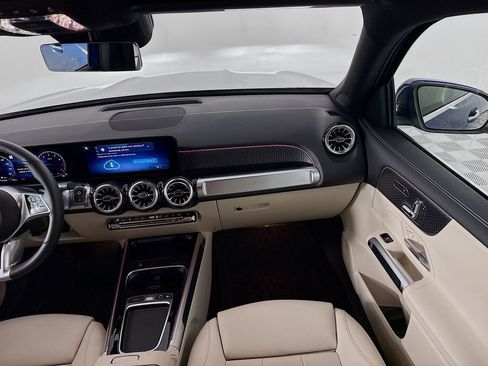 Used 2025 Mercedes-Benz GLB 250 4MATIC image 20