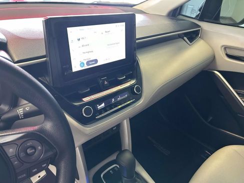 Used 2025 Toyota Corolla Cross L FWD image 19
