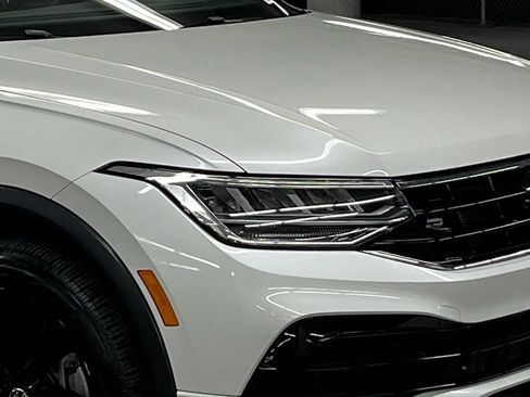 Certified 2023 Volkswagen Tiguan SE R-Line FWD image 42