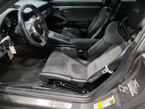Used 2015 Porsche 911 GT3 image 6