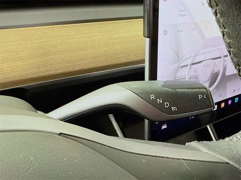 Used 2020 Tesla Model Y Long Range image 19