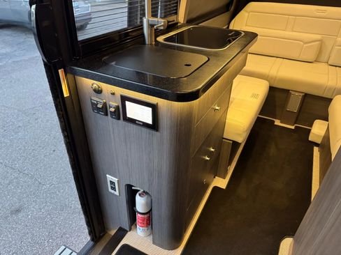 Used 2021 Mercedes-Benz Sprinter 2500 w/ Windows All Around Package image 30