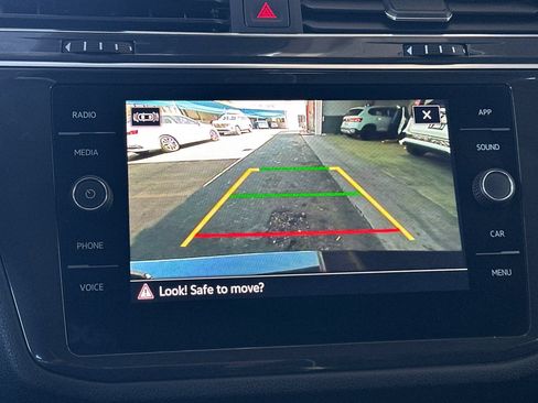 Used 2023 Volkswagen Tiguan SE FWD image 21