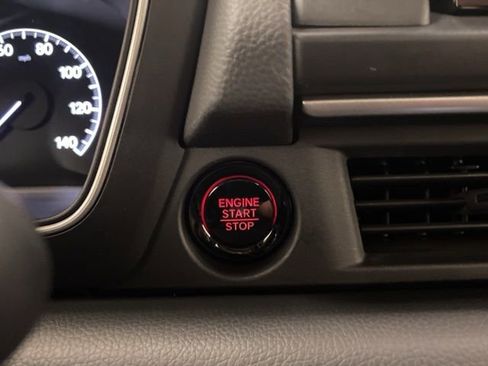 Certified 2025 Honda Pilot Touring image 17