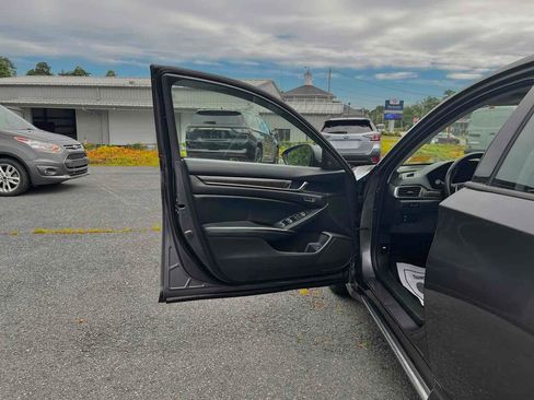 Used 2018 Honda Accord EX-L image 11