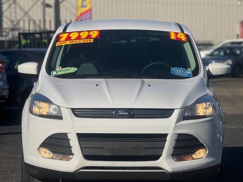 Used 2014 Ford Escape SE image 2