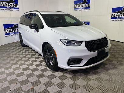 Used 2025 Chrysler Pacifica Limited