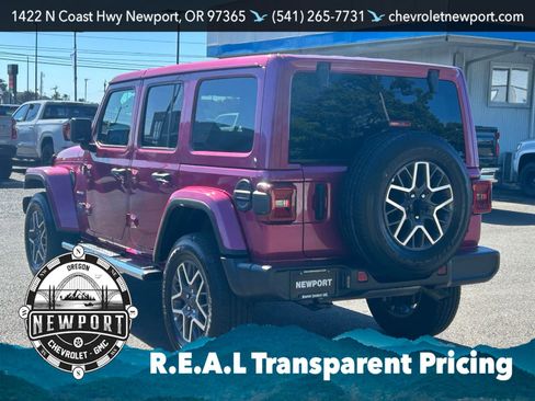 Used 2024 Jeep Wrangler Unlimited Sahara AWD/4WD image 7