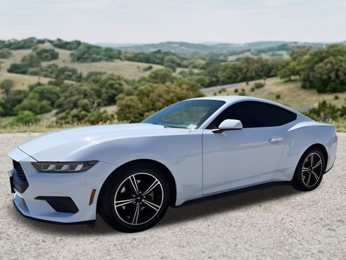 Used 2024 Ford Mustang Coupe RWD image 3