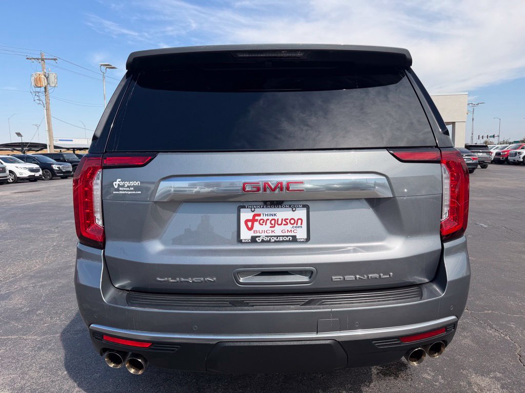 Used 2021 GMC Yukon XL Denali w/ Denali Premium Package AWD/4WD image 15