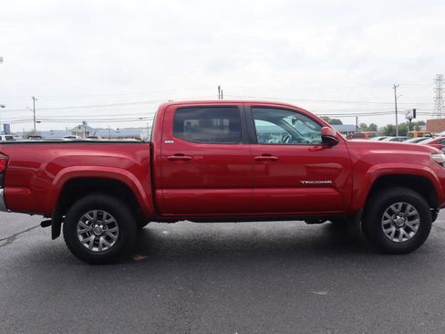Used 2019 Toyota Tacoma SR5 image 6