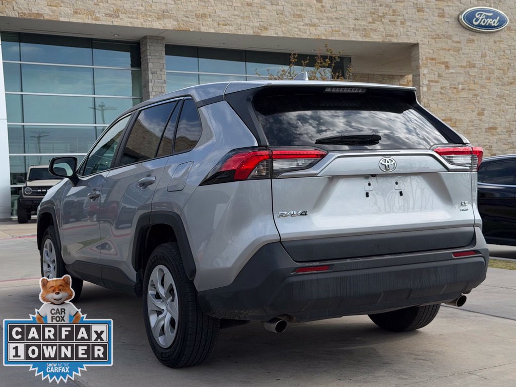Used 2025 Toyota RAV4 LE AWD/4WD image 8